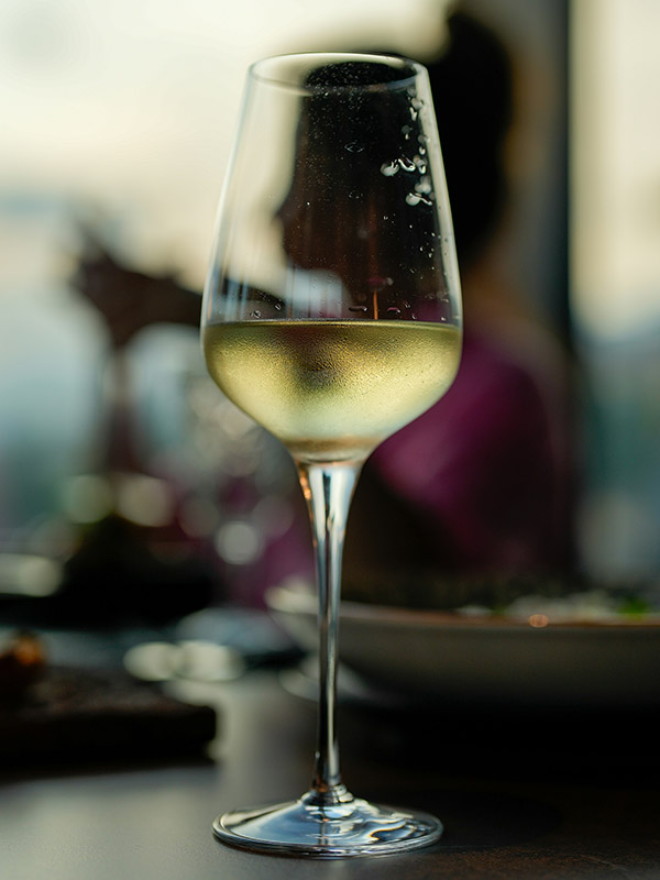 Queen of Hearts, Dry Greek White Wine, 30% Ugni Blanc - 30% Chardonnay - 20% Assyrtiko - 10% Muscat - 10% Roditis by Nico Lazaridi Winery