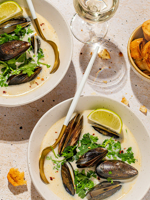 Mantinia Moropoulos, Dry Greek White Wine, 100% Moschofilero by Moropoulos Winery